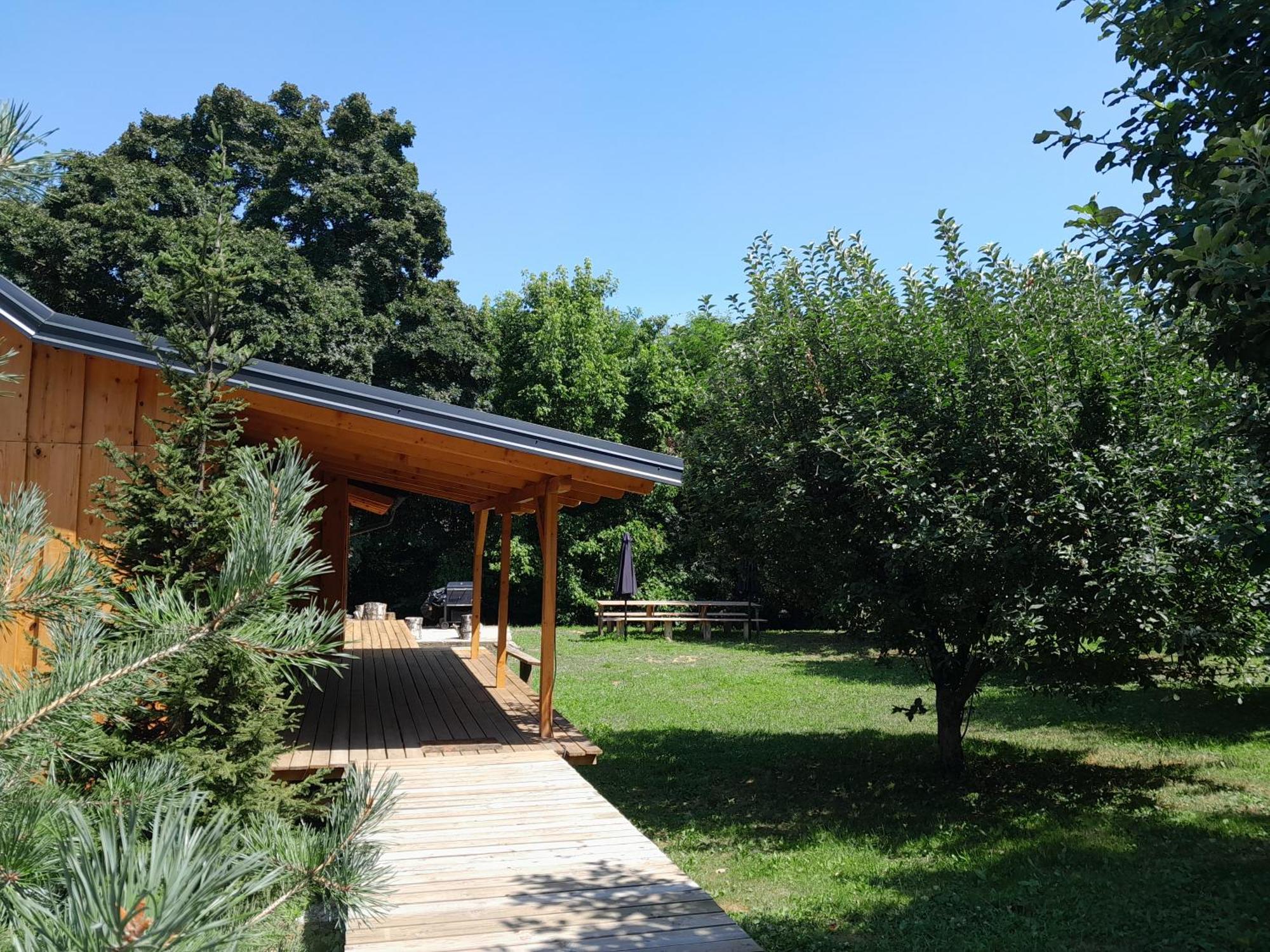 הוילה Sremska Kamenica Nica Wood מראה חיצוני תמונה